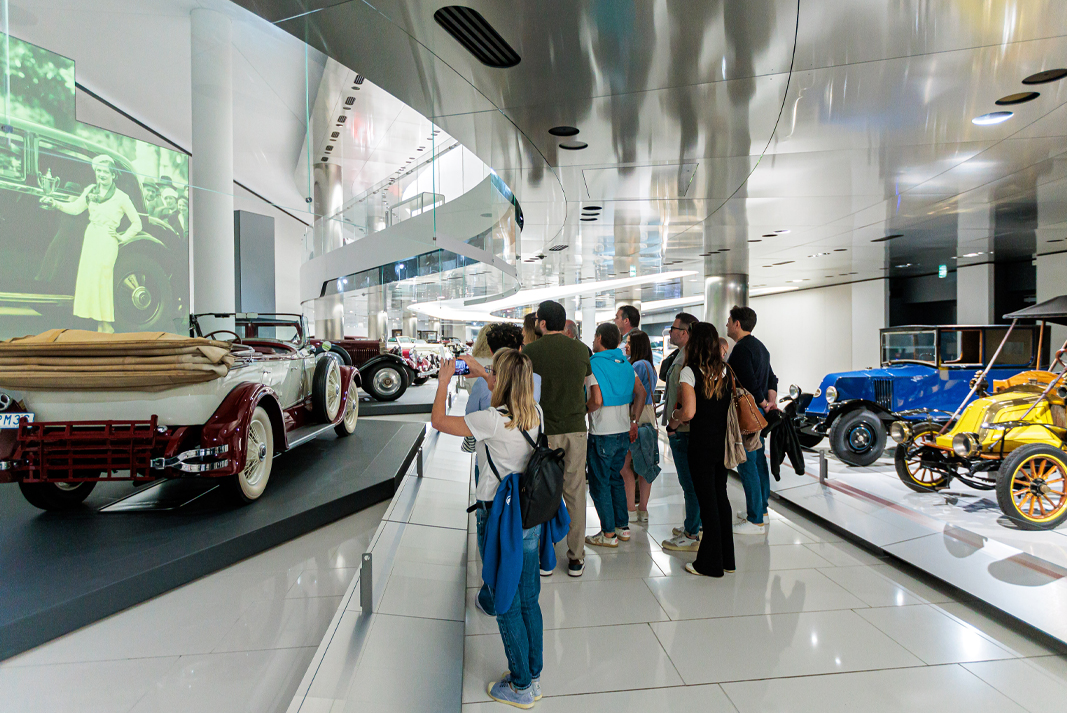 Bonduelle visita Museo Montecarlo auto d'epoca