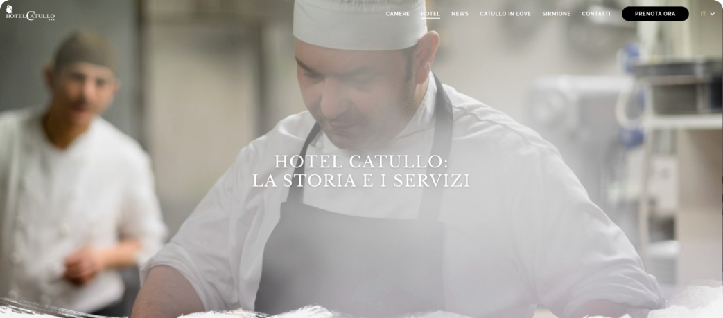 Chef che cucina in un ristorante
